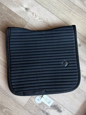 Kentucky horsewear pearls Saddle Pad black dressage